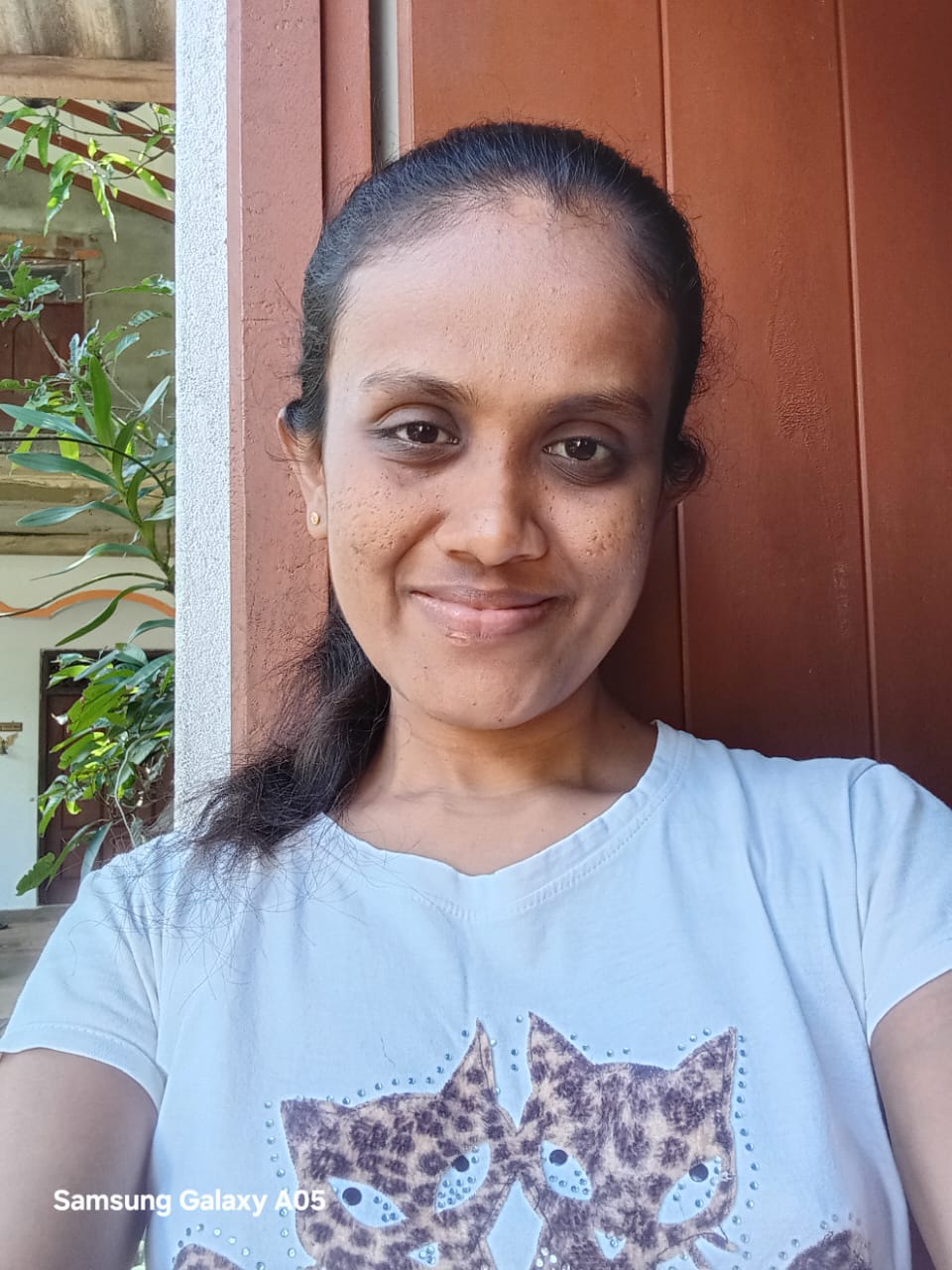 Profile photo of niroshika wibashini